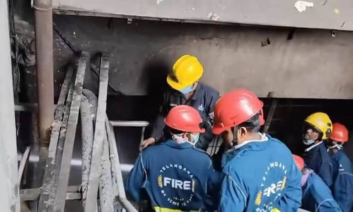 Major Fire : బంజారాహిల్స్లో భారీ అగ్నిప్రమాదం. images (12)