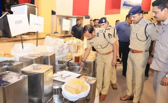 Adulterated Ghee Seized : రసాయనాలతో 25.5 టన్నుల కల్తీ నెయ్యి Adulterated Ghee Seized