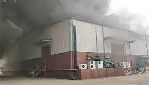 Massive Fire : హైదరాబాద్లో గోదాంలో భారీ అగ్ని ప్రమాదం..! images (9)