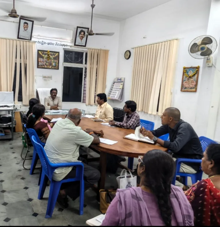 DPO Surprise Inspection : పెనుమురు ఎo పి డి ఓ కార్యాలయాన్ని ఆకస్మికంగా తనిఖీ చేసిన డి పి ఓ. WhatsApp Image 2026-09-17 at 20.05.36