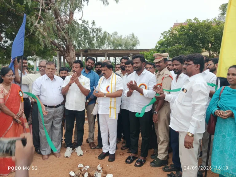 Students Excel Sports : విద్యార్థులు క్రీడలలో రాణించాలి WhatsApp Image 2026-09-24 at 19.00.35