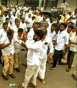 Lathi-charge by Police : రాళ్ల దాడి, లాటి చార్జ్ చేసిన పోలీసులు. WhatsApp Image 2026-10-23 at 17.55.37