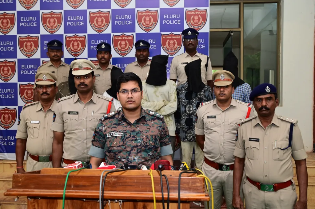 Gang Thieves Arrested : ట్రాన్స్ఫార్మర్లను ధ్వంసం చేసి రాగి తీగలను దొంగిలిస్తున్న అంతర్ దొంగల ముఠా అరెస్ట్ Gang thieves arrested