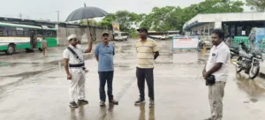 RDO Inspects Low-lying Areas : తిరువూరు పట్టణంలోని లోతట్టు ప్రాంతాలను పరిశీలించిన ఆర్డీఓ ఏ. కుమార్ WhatsApp Image 2026-10-28 at 10.39.49