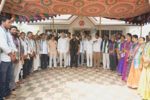 Meeting of YCP : కడియం మండల వైసీపీ ఎంపీటీసీ జడ్పీటీసీ అభ్యర్థుల సమావేశం WhatsApp Image 2026-10-30 at 15.14.47