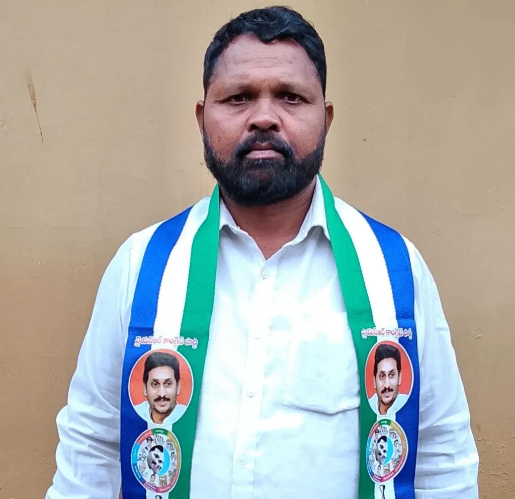 Nandili Sukrayya Leads Campaign : చొంపి,శిరగం పంచాయతీలో ఫ్యాన్ జోరు.. ప్రచారంలో దూసుకెళ్తున్న నందిలి సుక్రయ్య Nandili Sukrayya Leads Campaign